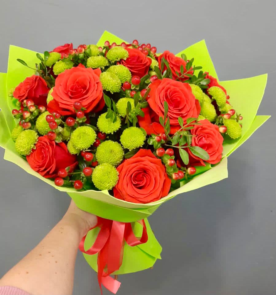 Букет цветов из: Хризантемы и Розы в Верх-Туле