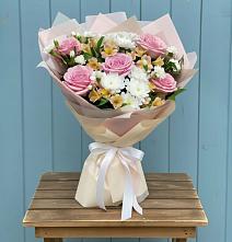 Букет цветов из:  Гвоздики, Орхидеи и Розы в Верх-Туле