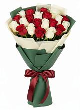 Букет Микс из красных и белых роз в Верх-Туле
