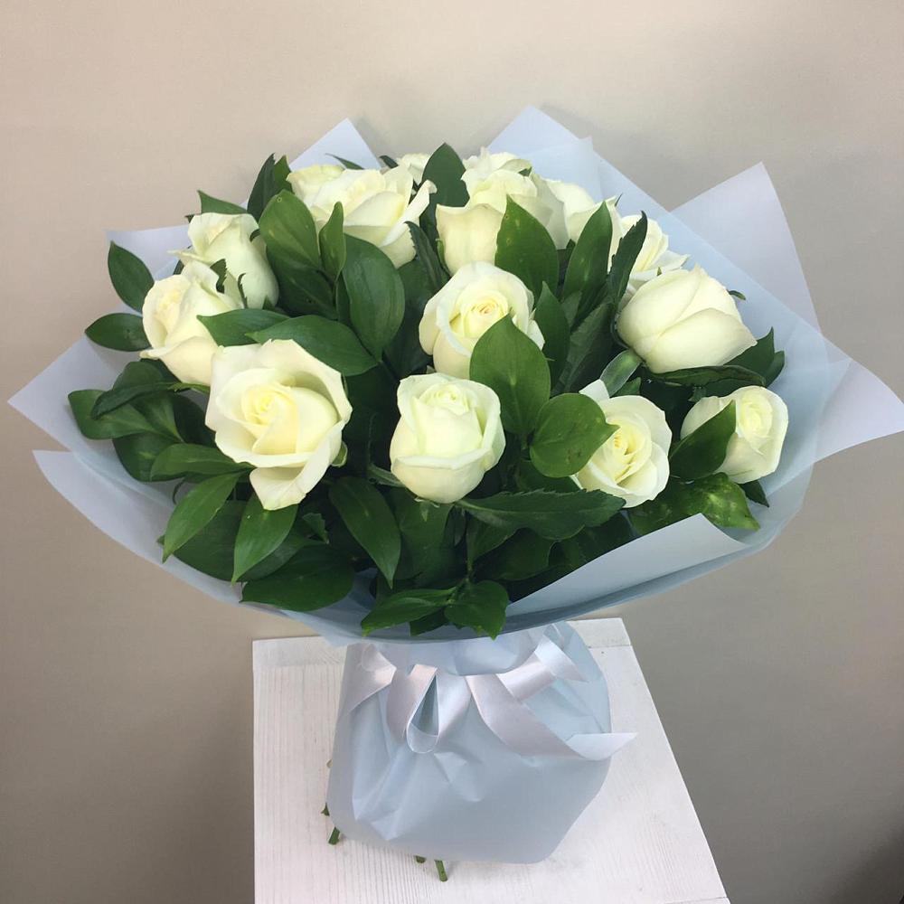 Букет 15 Белых роз Проуд в Верх-Туле
