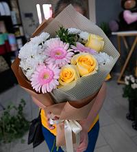 Букет цветов из:  Герберы, Розы и Хризантемы в Верх-Туле