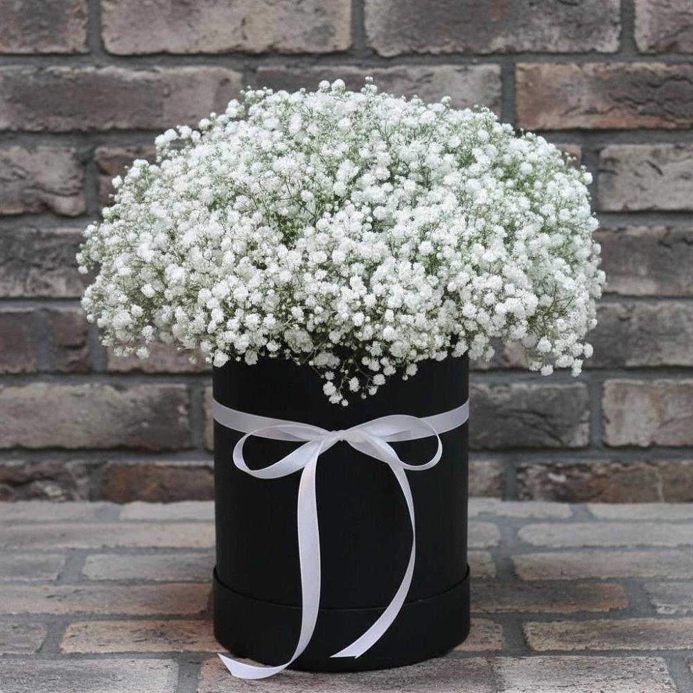 Цветочная композиция из Гипсофила в шляпной коробке в Верх-Туле