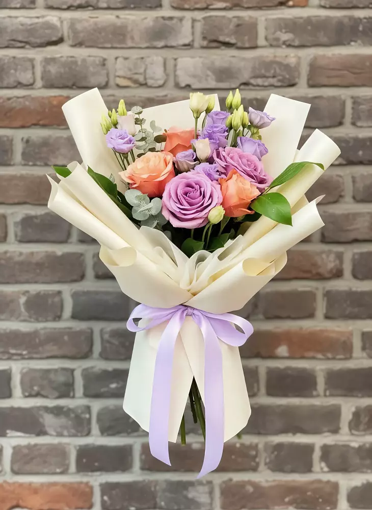 Букет цветов из: Лизиантусы и Розы в Верх-Туле