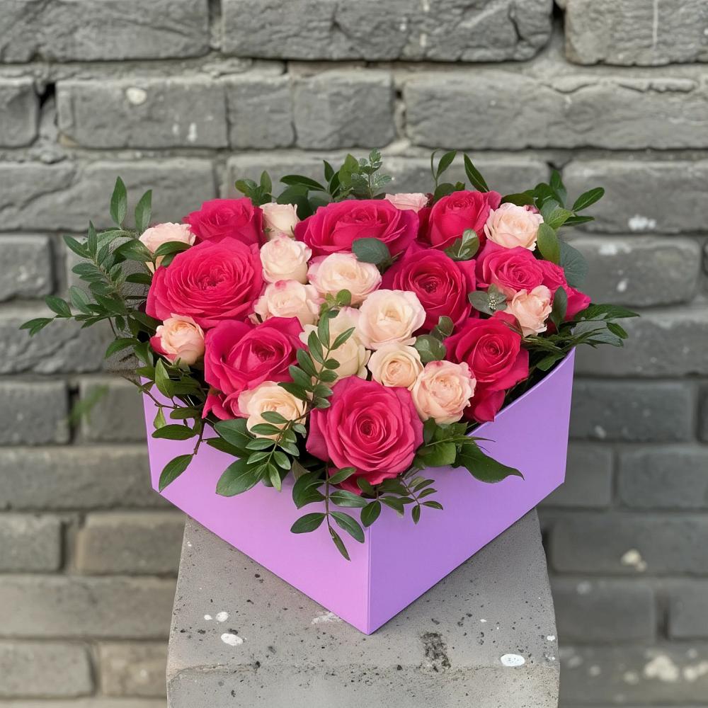Цветочная композиция из Розы в коробке в Верх-Туле