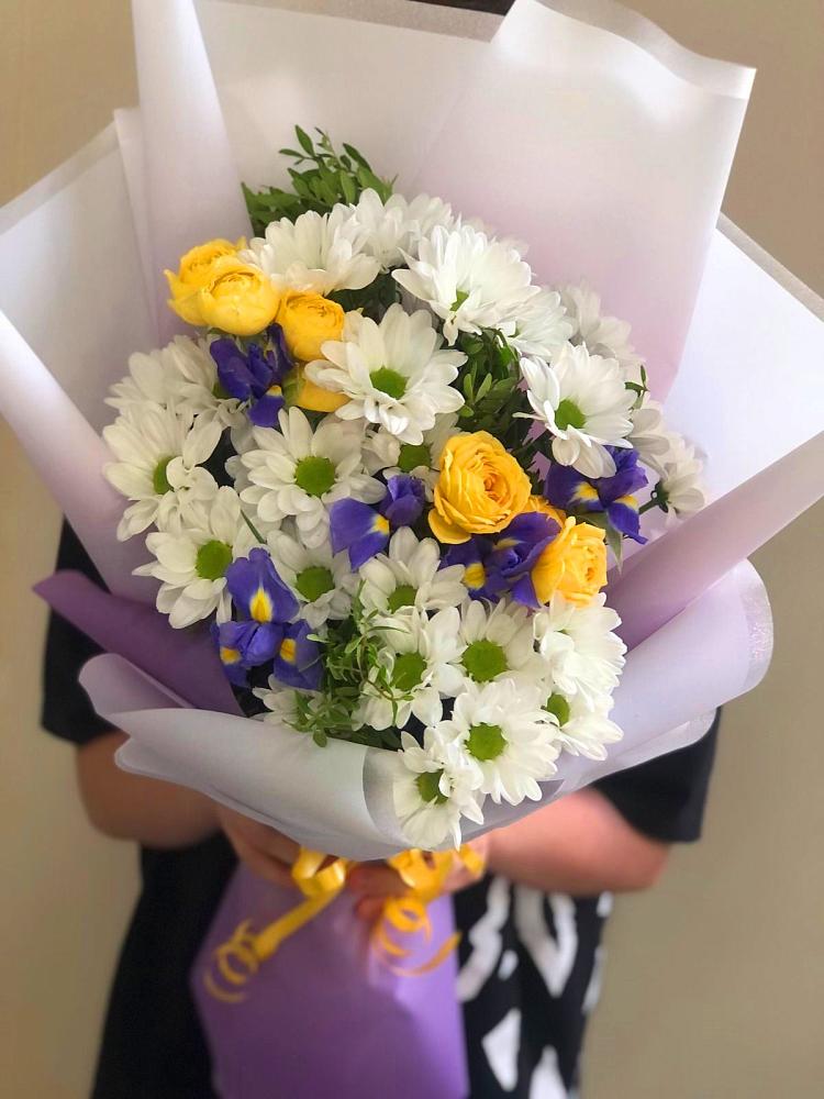 Букет цветов из: Ирисы, Хризантемы и Розы в Верх-Туле