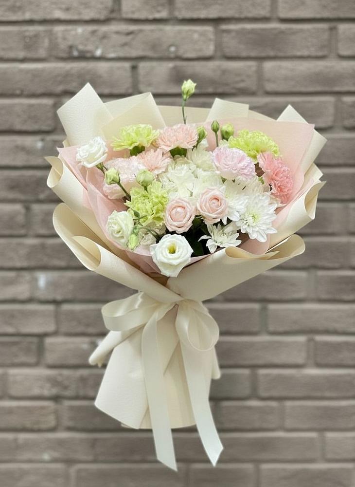 Букет цветов из: Гвоздики, Розы, Лизиантусы и Хризантемы в Верх-Туле
