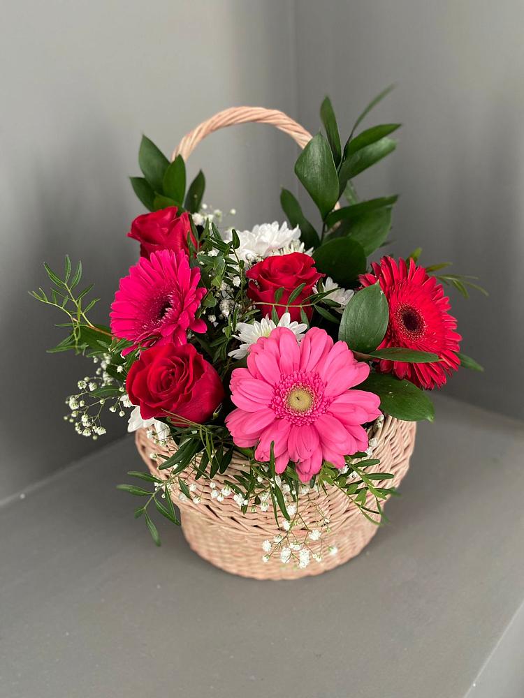 Цветочная композиция из Розы, Хризантемы и Герберы в корзине в Верх-Туле