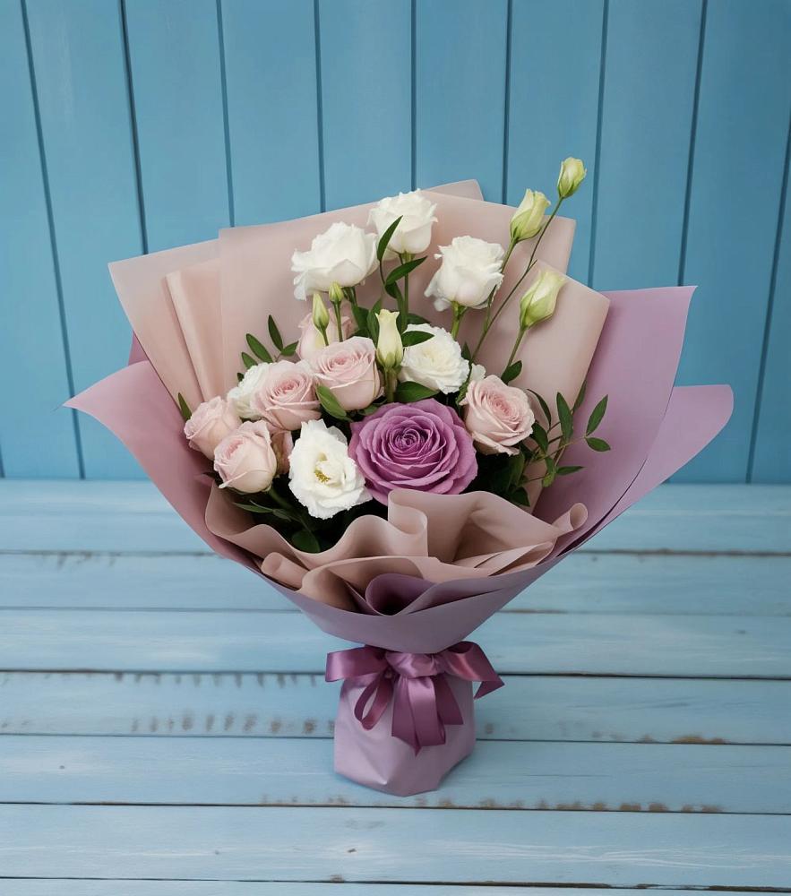 Букет цветов из: Розы и Лизиантусы в Верх-Туле