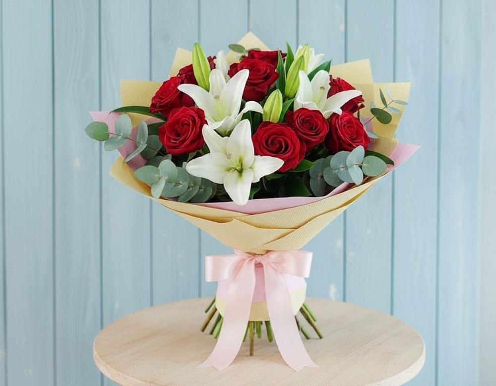 Букет цветов из: Лилии и Розы в Верх-Туле